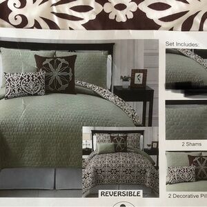 4 piece Decorative Brown,Cream, and Olive Scroll Pattern Pillows and shams